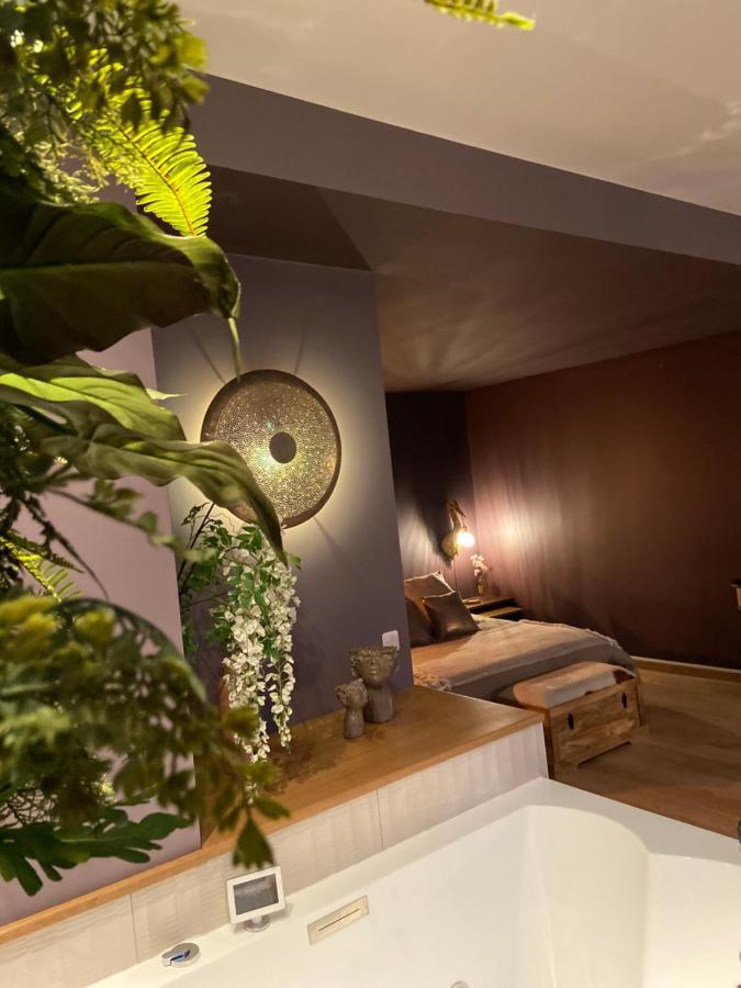 La Planque - Chambres avec Jacuzzi Fleury-en-Biere Exterior foto